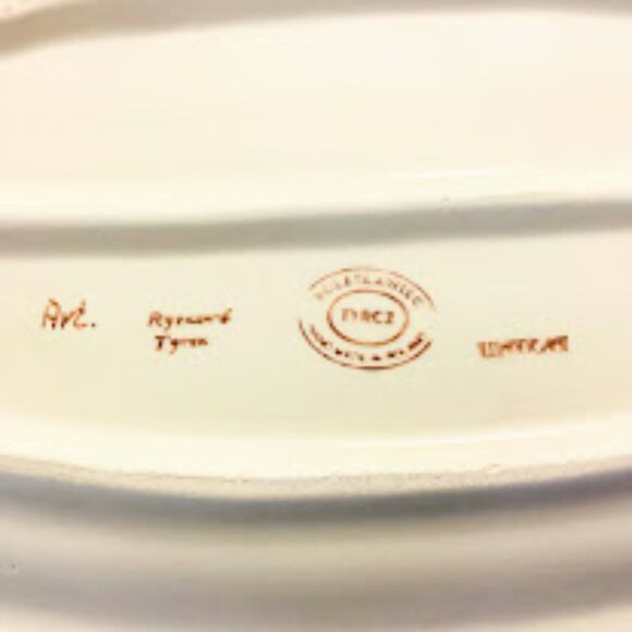 Tyrcz Polish Pottery & Boleslawiec Stoneware Fish Shaped Platter - Picture 7 of 8